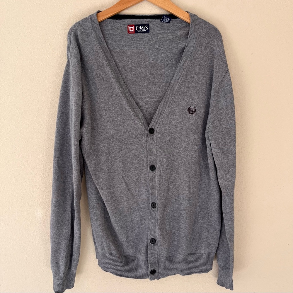 Chaps Mens Cardigan Sweater Size Medium Gray Logo Preppy Academia Grandpa Crest